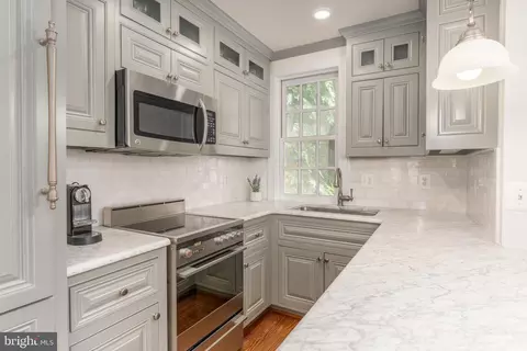 4 Pomander Walk NW, Washington, DC 20007 photo 13