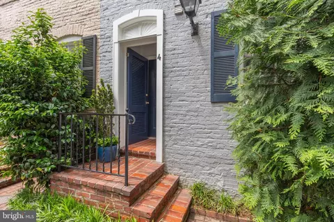 4 Pomander Walk NW, Washington, DC 20007 photo 2