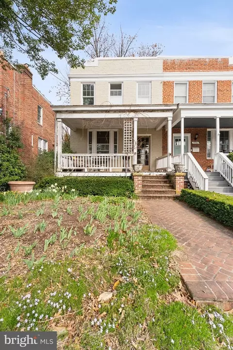 4543 44th St NW, Washington, DC 20016