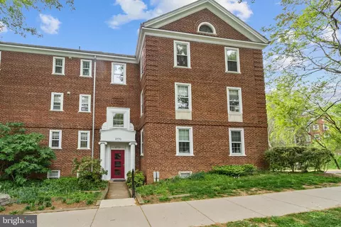 3770 39th St NW #E137, Washington, DC 20016