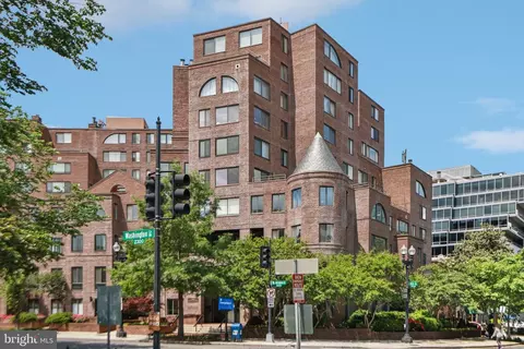 3 Washington Cir NW #904, Washington, DC 20037