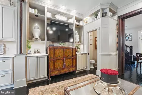 Entry Way - 624 14th St NE, Washington, DC 20002 photo 7 of 16