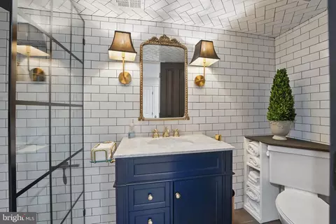 Bath - 624 14th St NE, Washington, DC 20002 photo 6 of 7