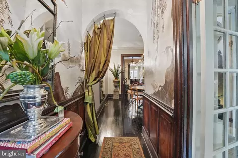 Entry Way - 624 14th St NE, Washington, DC 20002 photo 2 of 16
