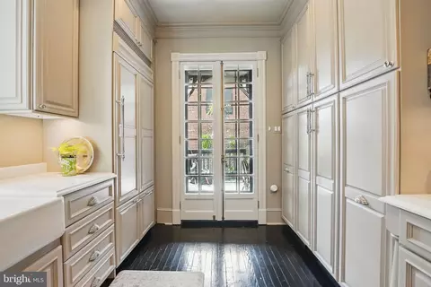 Entry Way - 624 14th St NE, Washington, DC 20002 photo 8 of 16