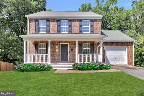 4643 Hilltop Ter SE, Washington, DC 20019