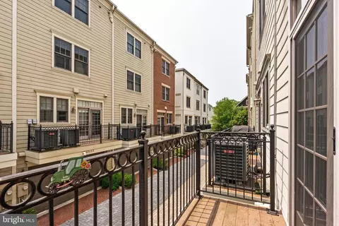 4452 12 Macarthur Blvd NW, Washington, DC 20007 photo 12