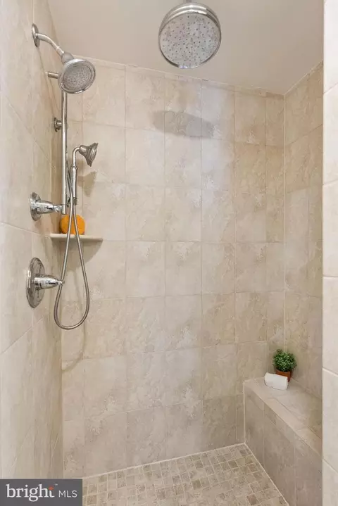4452 12 Macarthur Blvd NW, Washington, DC 20007 photo 16