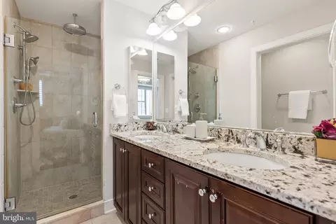 4452 12 Macarthur Blvd NW, Washington, DC 20007 photo 15