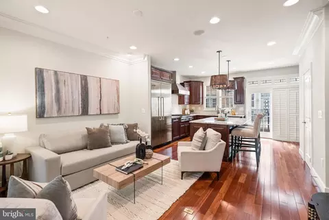 4452 12 Macarthur Blvd NW, Washington, DC 20007 photo 6