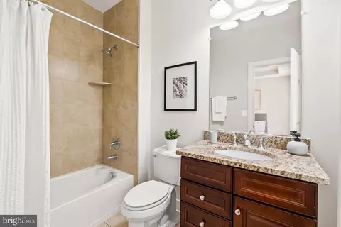 4452 12 Macarthur Blvd NW, Washington, DC 20007 photo 18
