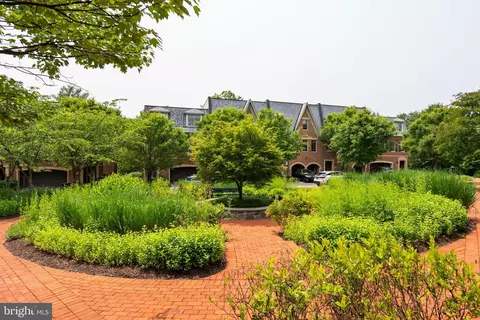 4452 12 Macarthur Blvd NW, Washington, DC 20007 photo 28