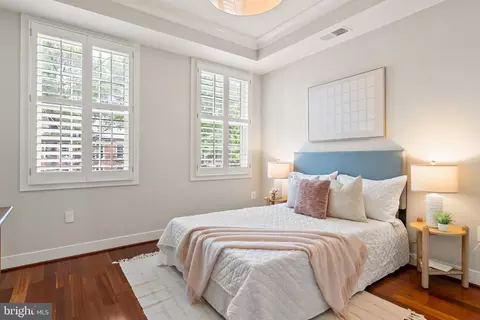 4452 12 Macarthur Blvd NW, Washington, DC 20007 photo 17