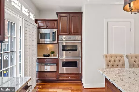 4452 12 Macarthur Blvd NW, Washington, DC 20007 photo 10