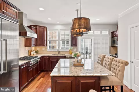 4452 12 Macarthur Blvd NW, Washington, DC 20007 photo 8