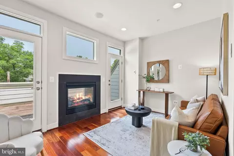 4452 12 Macarthur Blvd NW, Washington, DC 20007 photo 21