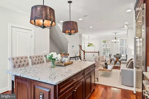 4452 12 Macarthur Blvd NW, Washington, DC 20007 photo 11
