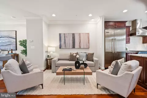 4452 12 Macarthur Blvd NW, Washington, DC 20007 photo 7