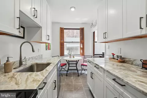 311 7th St NE #5, Washington, DC 20002