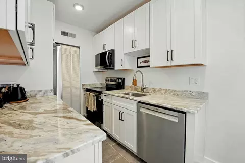 Kitchen - 311 7th St NE #5, Washington, DC 20002 photo 3 of 5