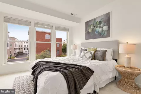 906 3rd St SE, Washington, DC 20003 photo 11