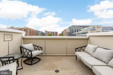 906 3rd St SE, Washington, DC 20003 photo 8