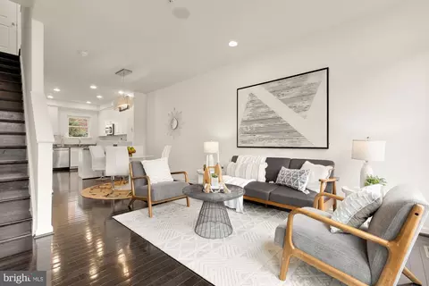 906 3rd St SE, Washington, DC 20003 photo 2