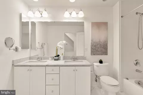 906 3rd St SE, Washington, DC 20003 photo 10