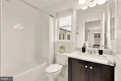 906 3rd St SE, Washington, DC 20003 photo 7
