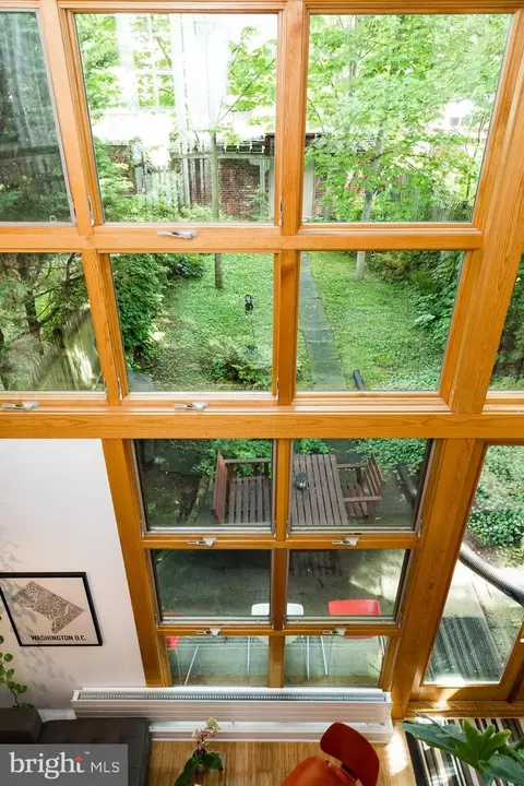 4445 Volta Pl NW, Washington, DC 20007 photo 9