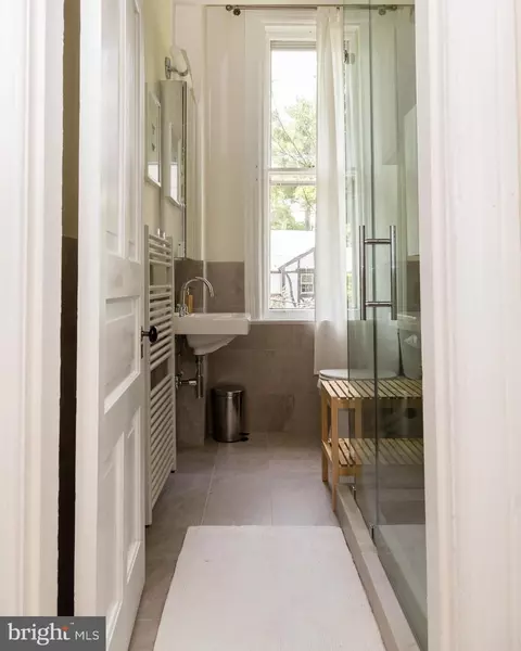 4445 Volta Pl NW, Washington, DC 20007 photo 18