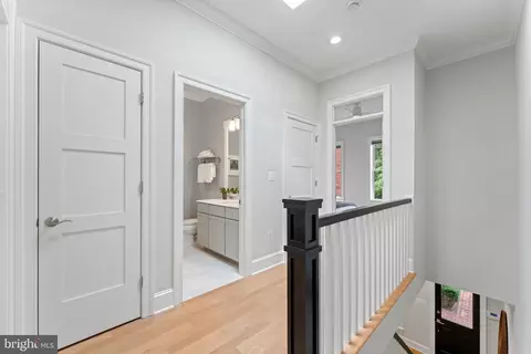 Entry Way - 1525 E Street St SE, Washington, DC 20003 photo 4 of 6