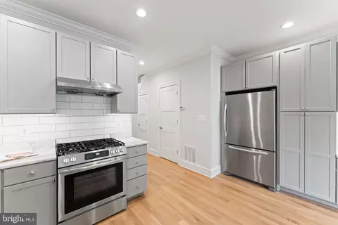 Entry Way - 1525 E Street St SE, Washington, DC 20003 photo 2 of 6