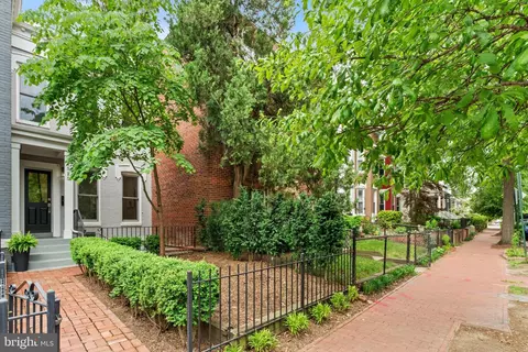 Exterior - 1525 E Street St SE, Washington, DC 20003 photo 3 of 13