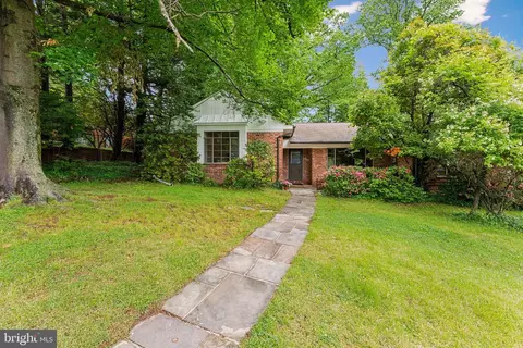 3025 Daniel Ln NW, Washington, DC 20015
