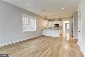 2233 40th Pl NW #6, Washington, DC 20007