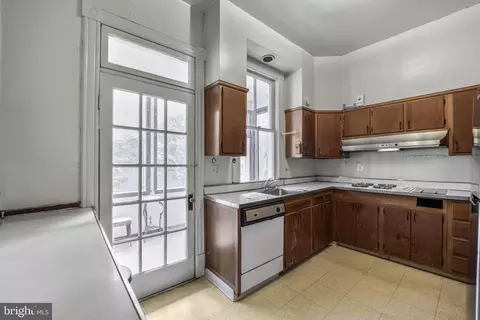 720 A St SE, Washington, DC 20003 photo 13