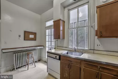 720 A St SE, Washington, DC 20003 photo 15