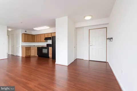 5000 Call Pl SE #403, Washington, DC 20019 photo 5