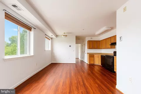 5000 Call Pl SE #403, Washington, DC 20019 photo 4