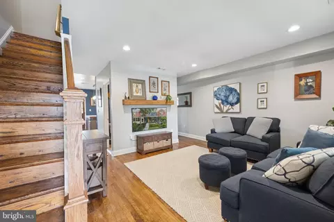 Entry Way - 422 19th St NE, Washington, DC 20002 photo 1 of 2
