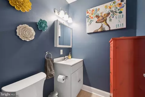 Bath - 422 19th St NE, Washington, DC 20002 photo 1 of 3