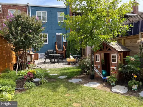 Exterior - 422 19th St NE, Washington, DC 20002 photo 5 of 9