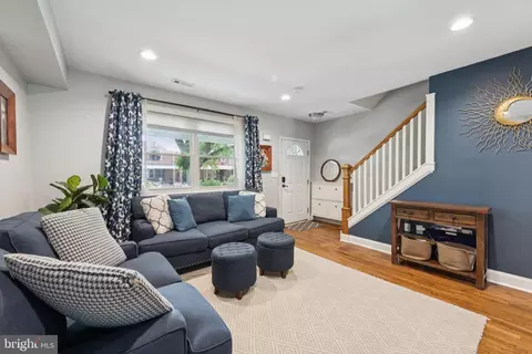 Entry Way - 422 19th St NE, Washington, DC 20002 photo 2 of 2