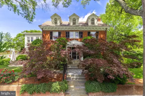 3201 Cathedral Ave NW, Washington, DC 20008