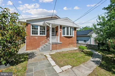 1112 51st Pl NE, Washington, DC 20019