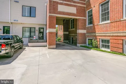 901 D St NE #102, Washington, DC 20002 photo 34