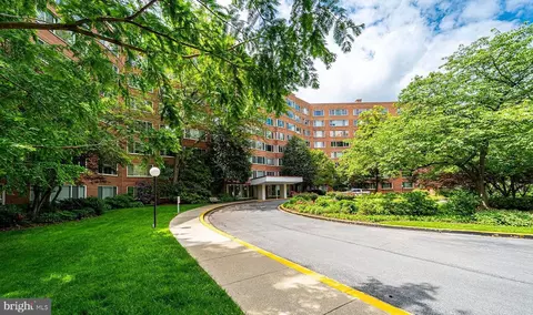 4000 Tunlaw Rd NW #908, Washington, DC 20007