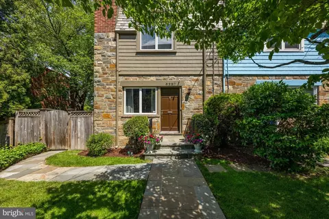 5237 43rd St NW, Washington, DC 20015