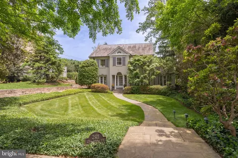 2911 45th St NW, Washington, DC 20016